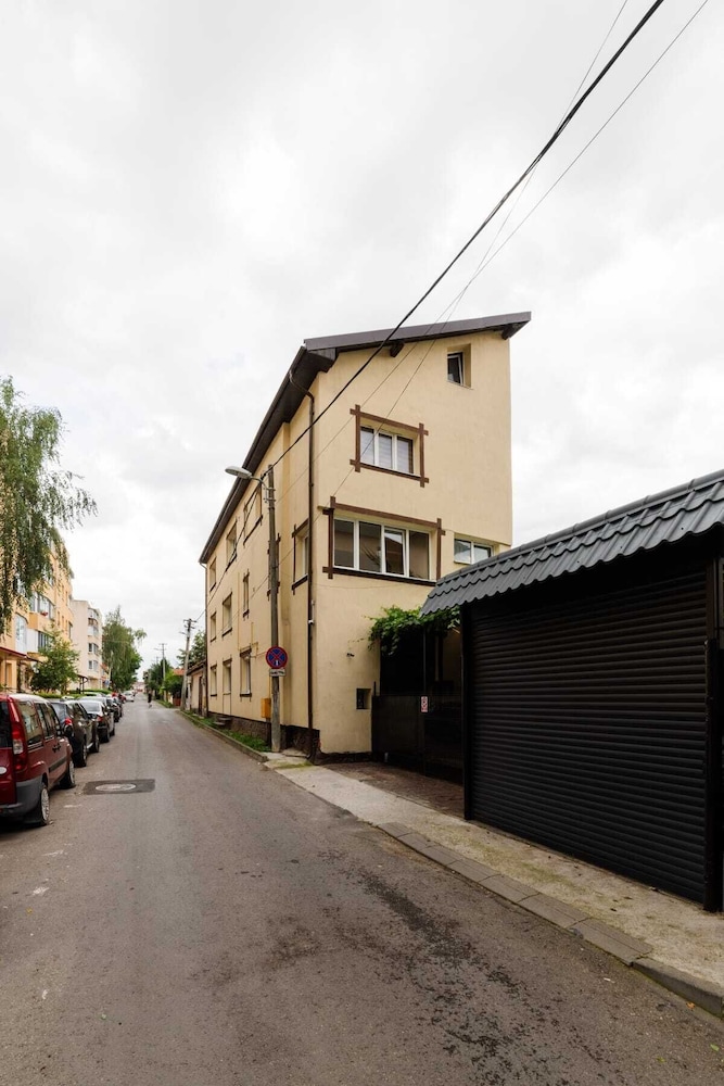 Noua Oasis Bnb With Parking — 4-Star Luxury Hotel in Brasov, Romania