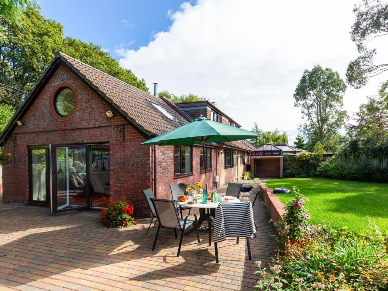 Woodlands — 5-Star Luxury Hotel in Wellington, United Kingdom
