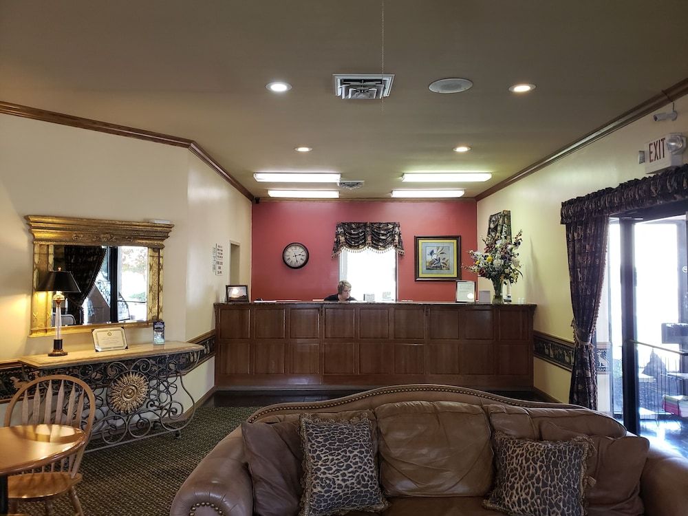 Hotsprings Village Inn - photo 5