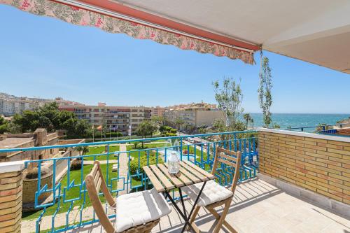 Wintowinrentals Vista Al Mar En Pleno Centro — Rincon De La Victoria