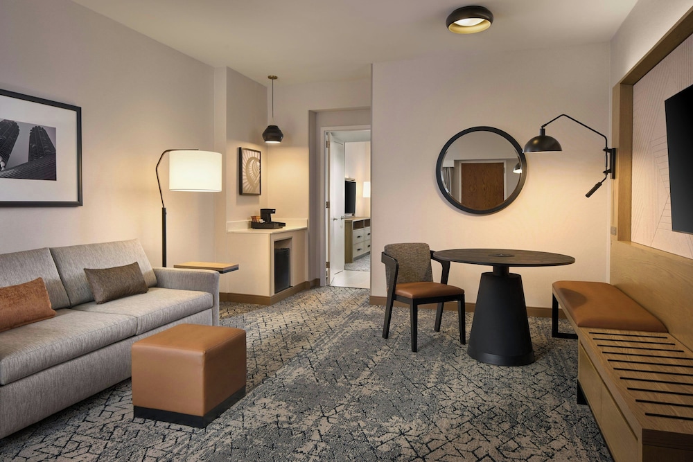 Sheraton Suites Chicago O'Hare - photo 31