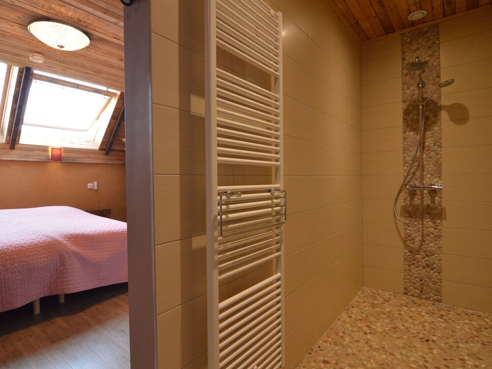 Le Petit Cheval Blanc — hotel in Plombieres