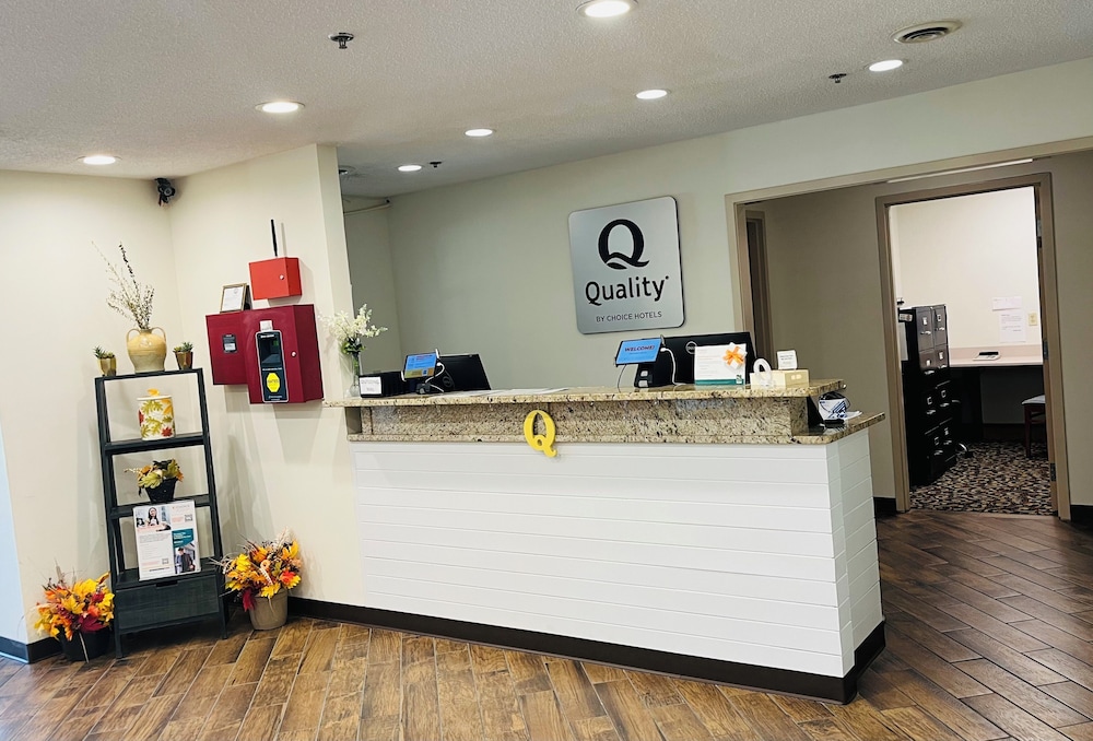 Quality Inn & Suites Prestonsburg next to Mountain Arts Center - photo 4