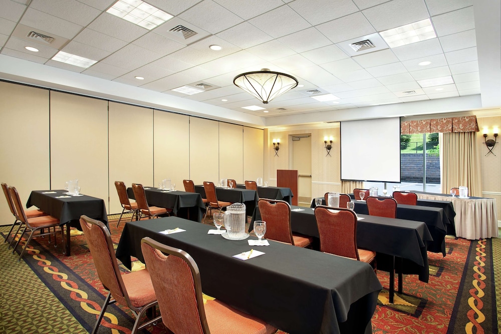 Hilton Garden Inn Harrisburg East - photo 31