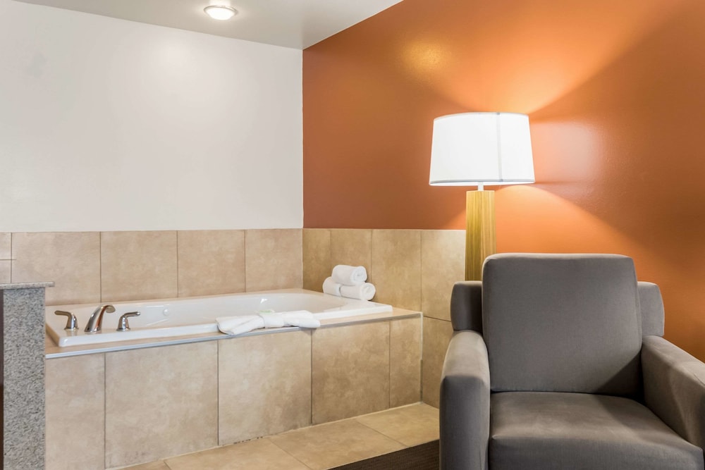 Sleep Inn North Liberty - photo 36