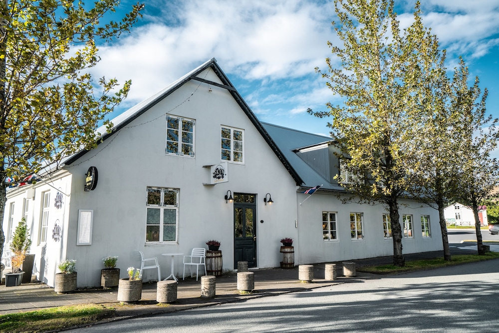 SKYR Guesthouse