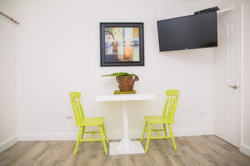 Tangerine Sunsets Mandarin in Nassau, Bahamas