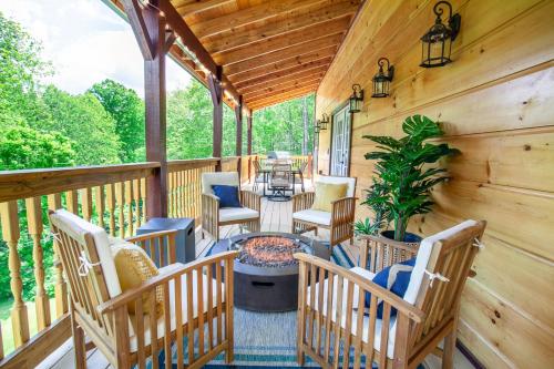Bearly Dreaming: MTN View Hot Tub & Game Room in Gatlinburg, United States