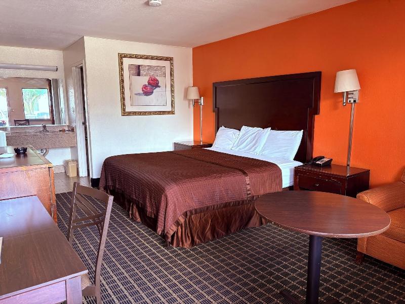 Royal Regency Inn - photo 12