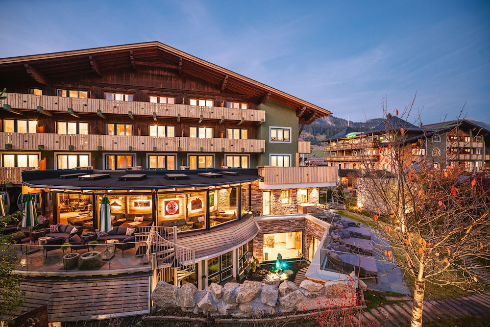 Hotel Zum Ritter - carbon neutral hotel in Tannheim