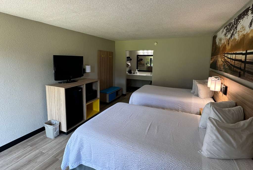 Days Inn by Wyndham Crystal River - photo 17