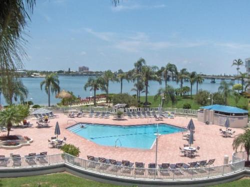 Bahia Vista Nothing To Do & All Day To Do It on Isla in St. Petersburg, United States