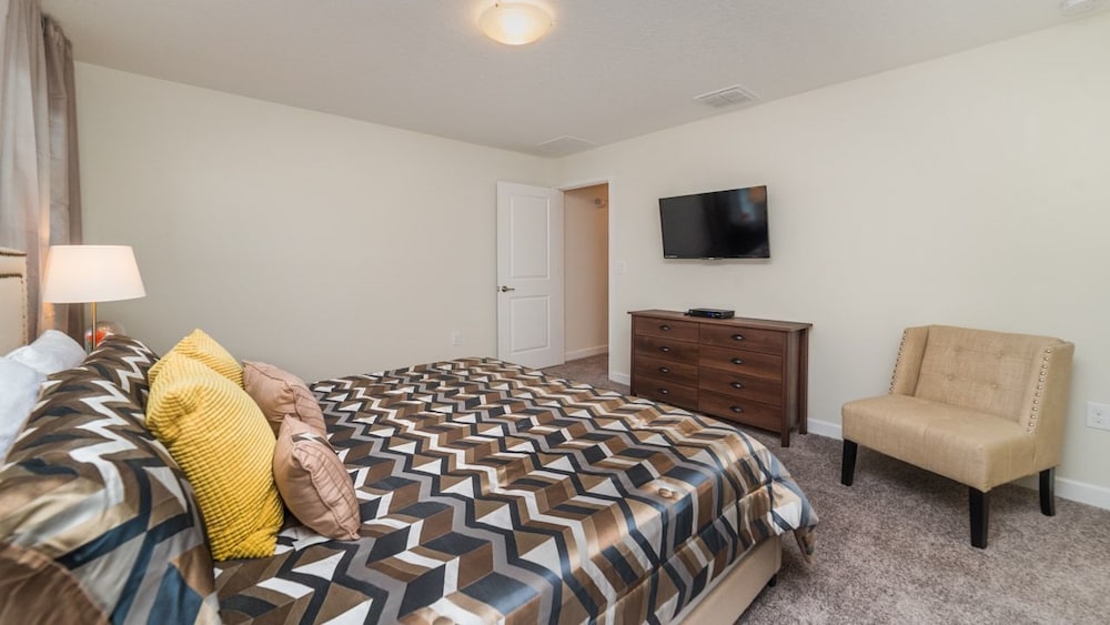 Grhdog9055 Champions Gate Resort 4 Bed 3 Baths Townhouse - photo 7