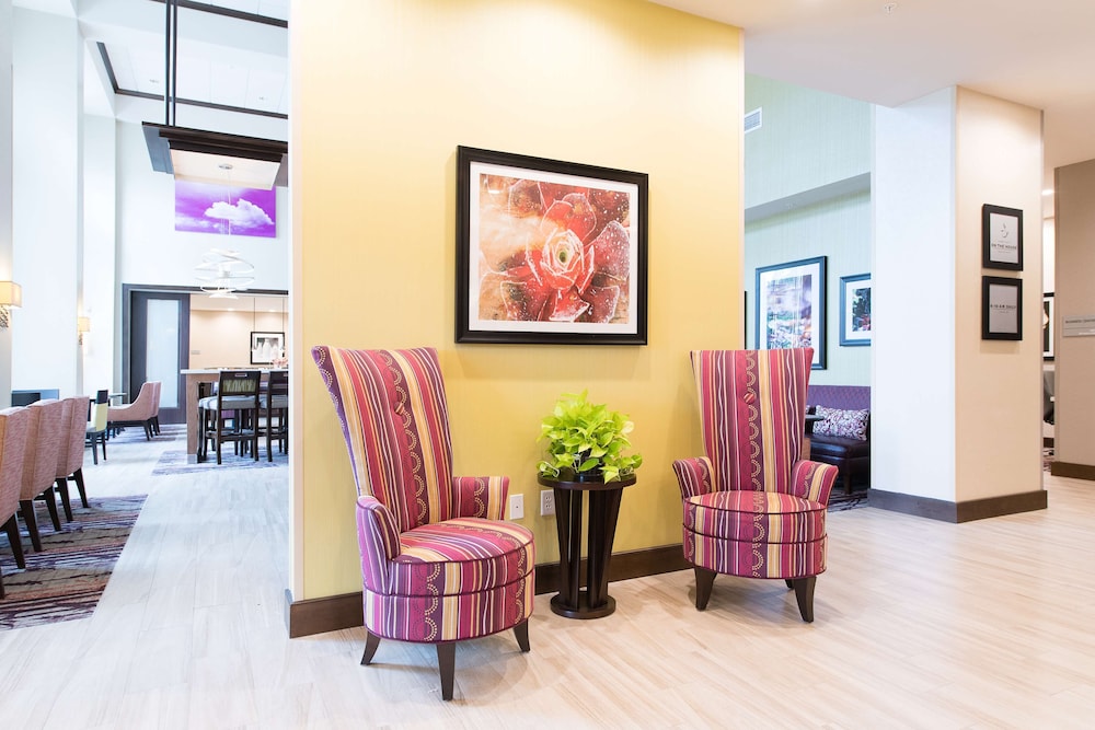 Hampton Inn & Suites Fayetteville - photo 4