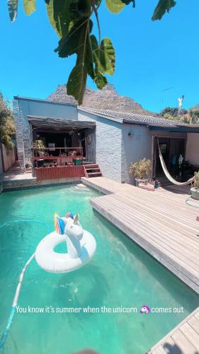 Pool 3 Bedroom House with En suite and King Size beds