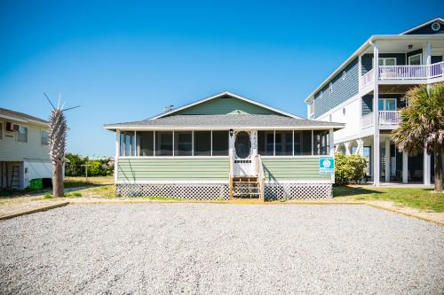 Jerseys Shore by Oak Island Accommodations - photo 15