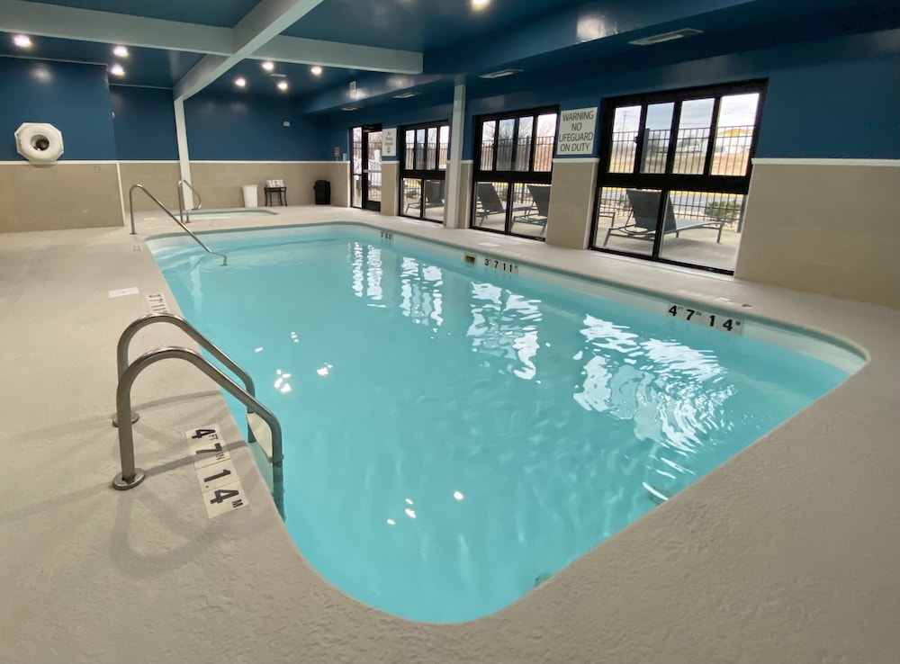 Holiday Inn Express Metropolis - photo 42