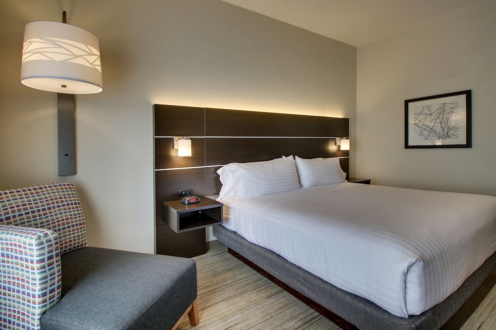 Holiday Inn Express & Suites Morris by IHG - photo 17