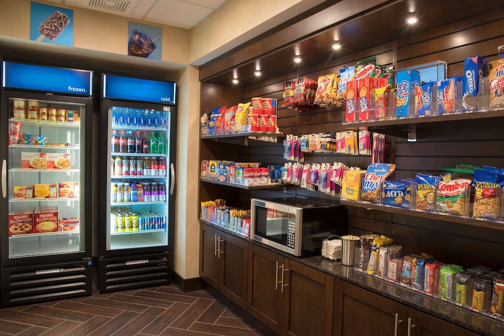 Hampton Inn Kalamazoo - photo 24