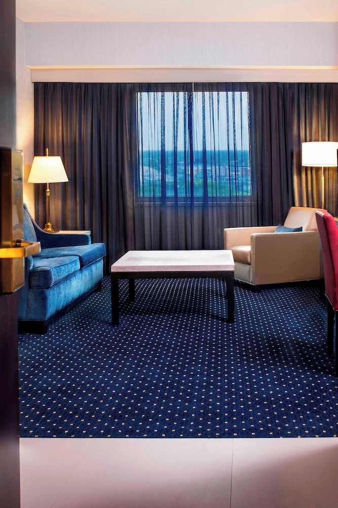Courtyard by Marriott New York JFK Airport - photo 19