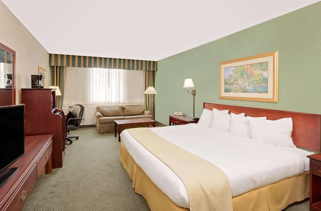 Baymont by Wyndham Keokuk - photo 12