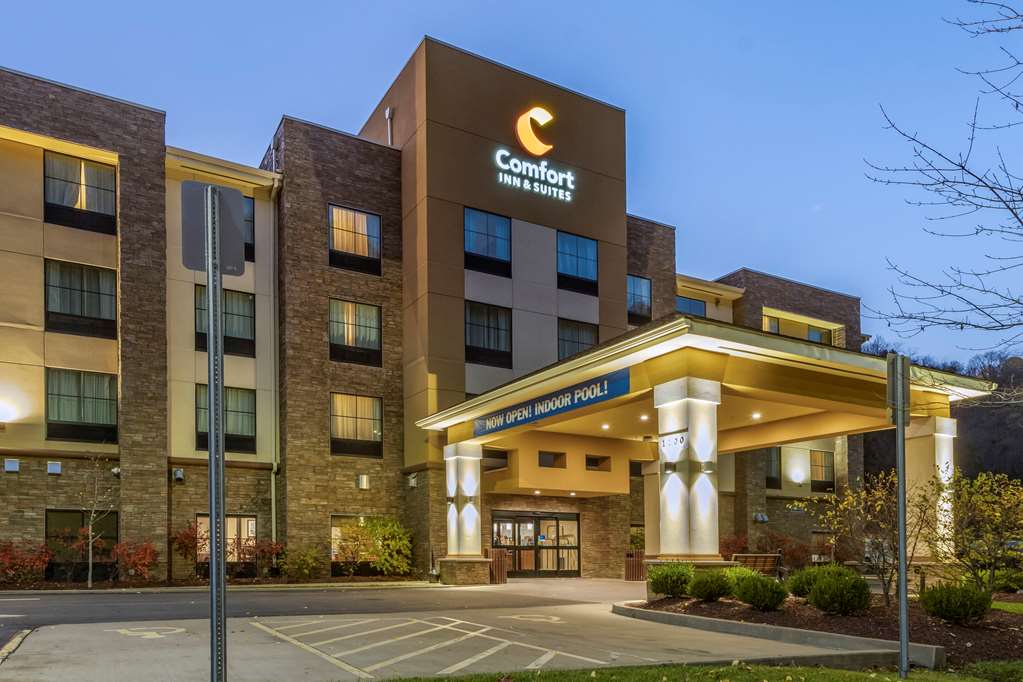 Comfort Inn & Suites Pittsburgh South in Pittsburgh, United States