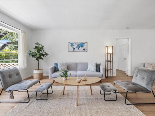 3BR Newly Renovated In Miami 15 Min To Beach in Miami, United States