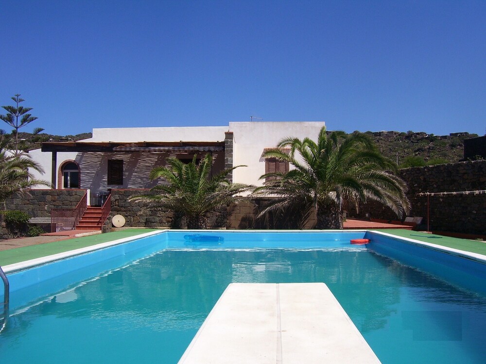 Ville Suvaki in Pantelleria, Italy