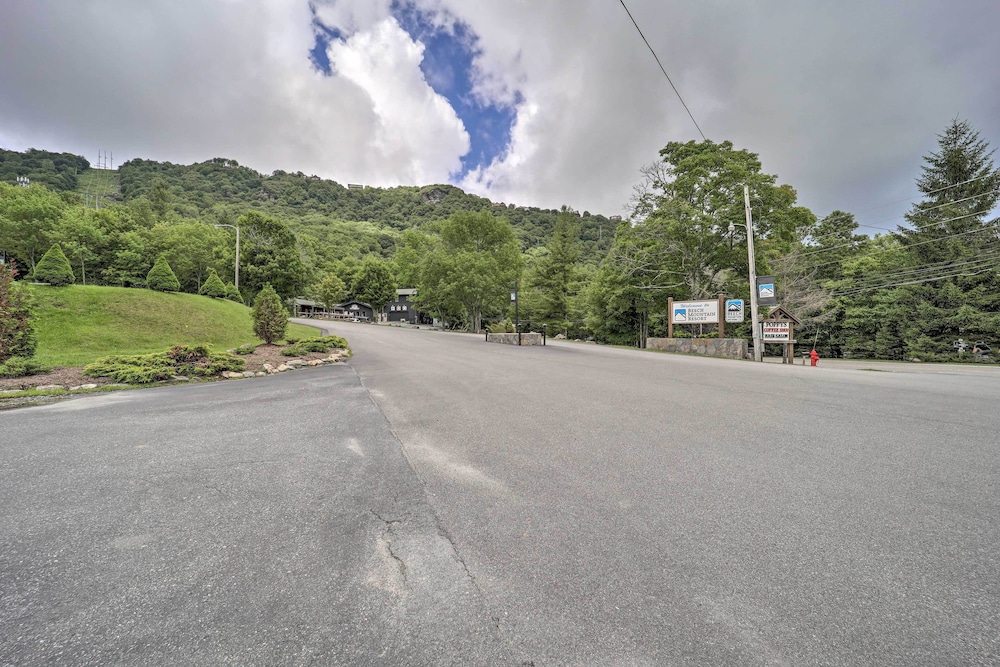 Cozy Condo: Walk to Resort 9 Mi to Sugar Mountain - photo 22