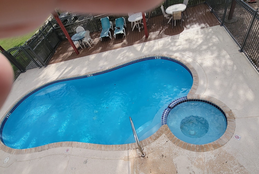 Hotel O Executive Inn & Suites Cuero Hwy 87 - photo 17