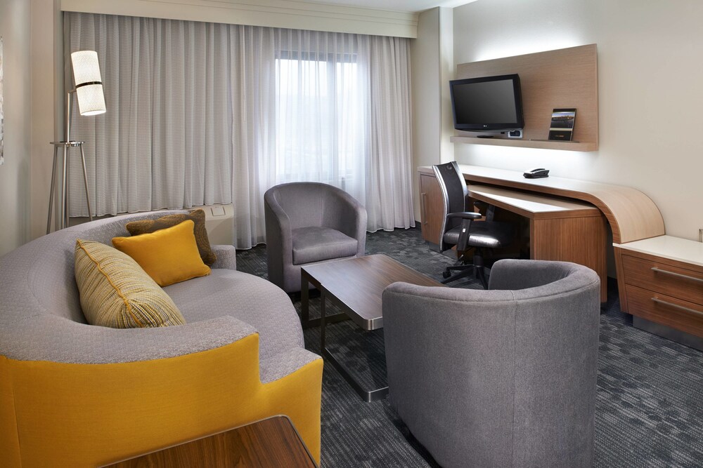 Courtyard by Marriott Cincinnati Covington - photo 7