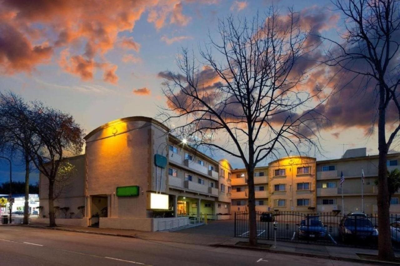 University Inn And Suites Berkeley — Berkeley