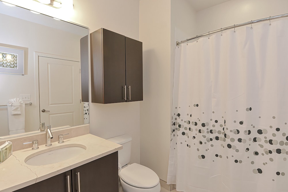 Global Luxury Suites East Boston - photo 36