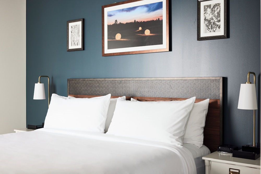 The Confluence Hotel - photo 9
