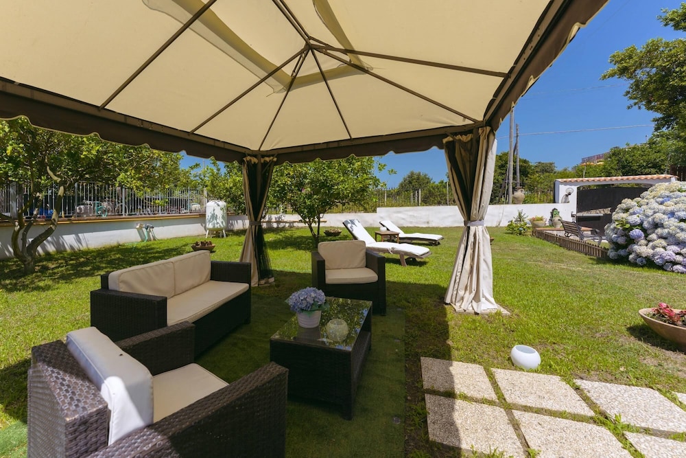 Pilon 26 Gioia Apartments — 4-Star Luxury Hotel in Procida, Italy