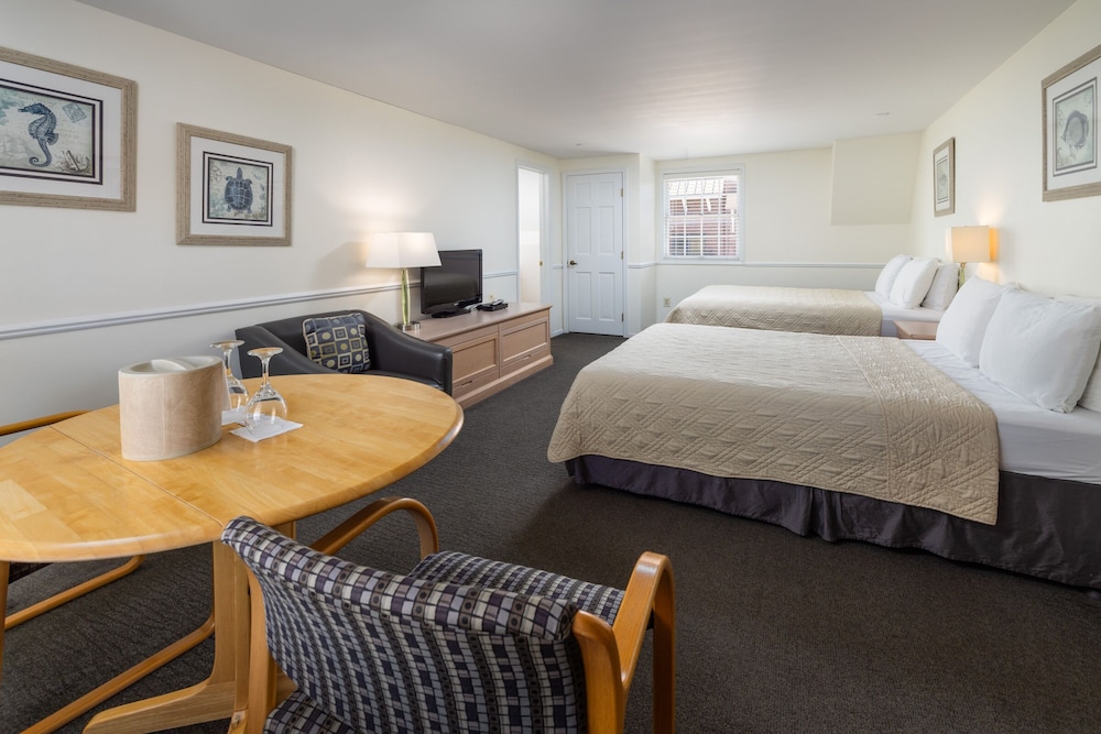Old Harbor Inn - photo 211