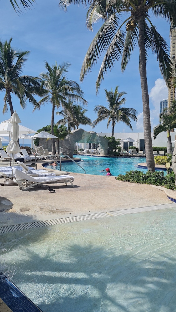 Tr Luxury Beach Resort by FMM - photo 12