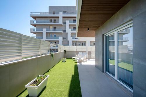 FronteMare Apartment 5 MinWalk from the beach & Terrace — 4-Star Luxury Hotel in Monopoli, Italy