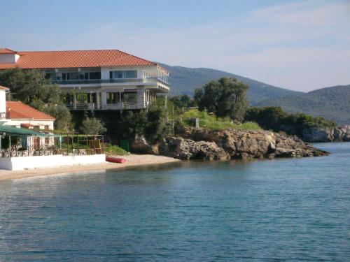 Nicolas - carbon neutral hotel in Unknown City