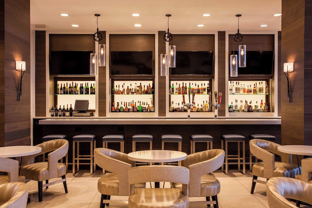 Sheraton Norfolk Waterside Hotel - photo 33