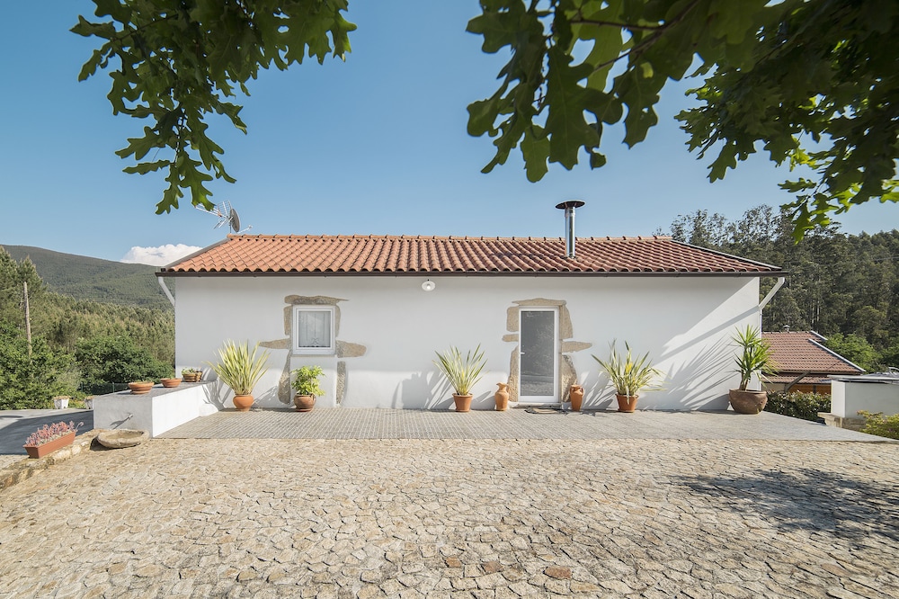 Casa do Porto Carreiro — 4-Star Luxury Hotel in Oliveira De Azemeis, Portugal