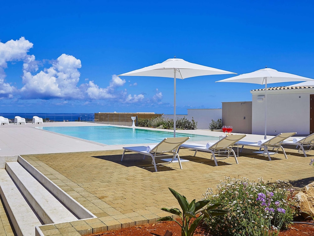 Villa Etesiae — 4-Star Luxury Hotel in Castellammare Del Golfo, Italy
