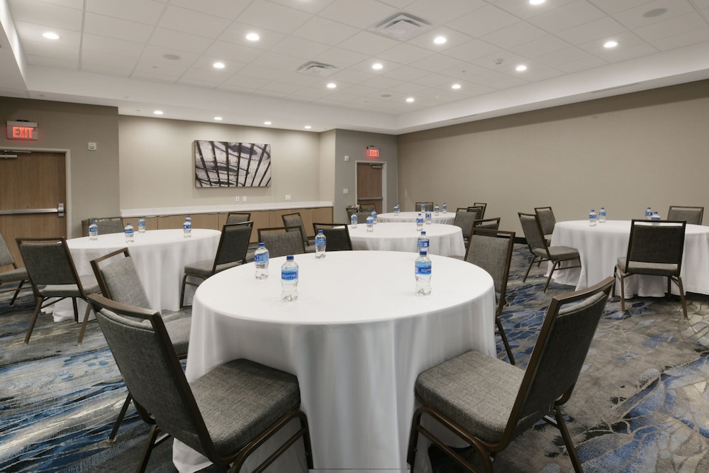Fairfield Inn and Suites Dallas East - photo 19
