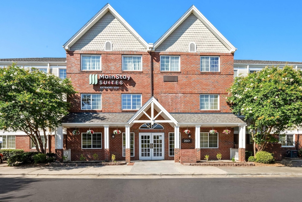 MainStay Suites Raleigh North - photo 2
