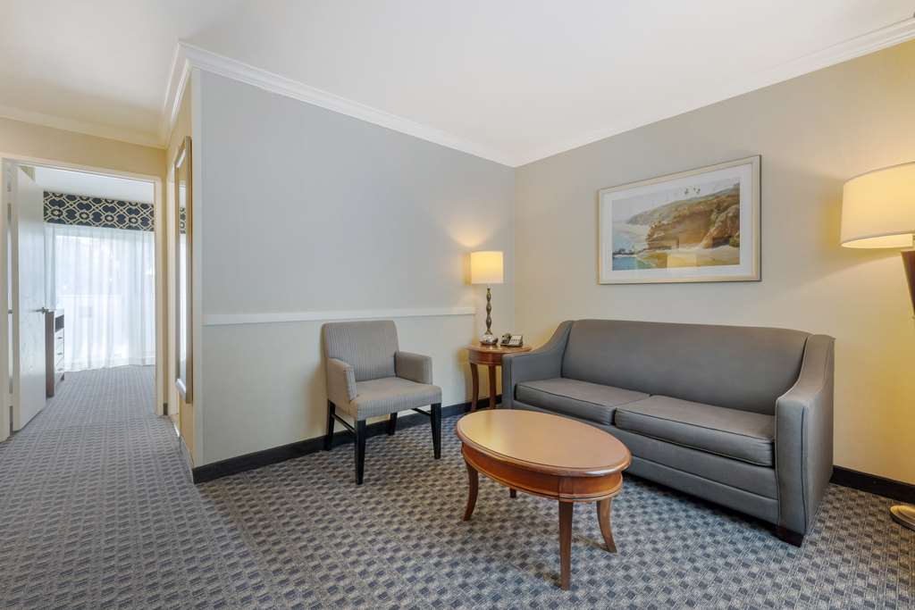 Best Western Plus Marina Shores Hotel - photo 18