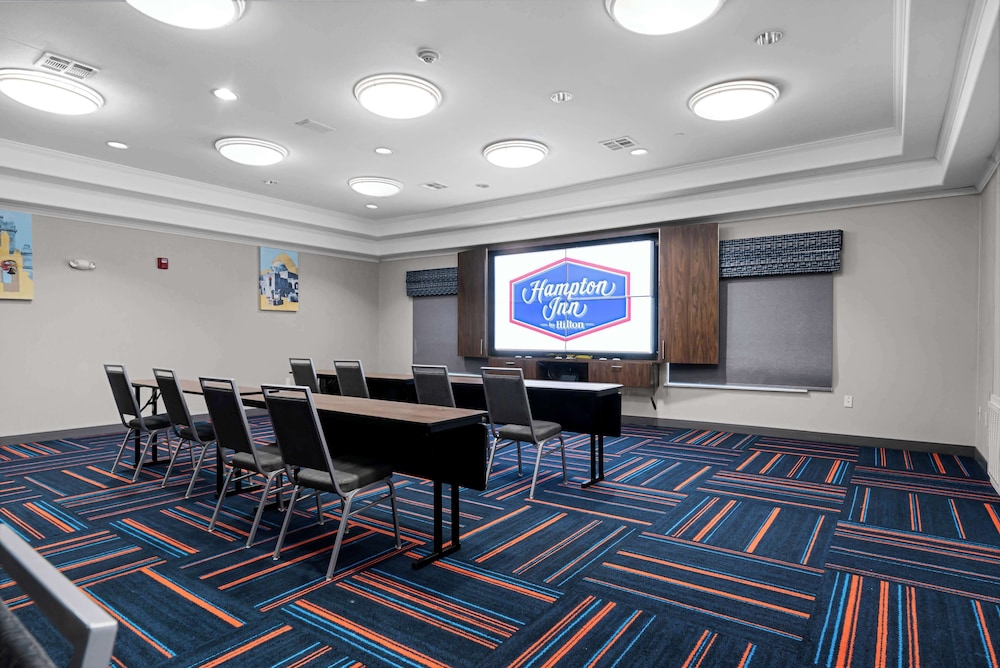 Hampton Inn Seguin - photo 61