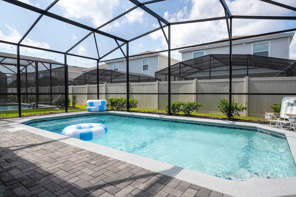 Amazing 5 Suite Home With Resort style Amenities - photo 22