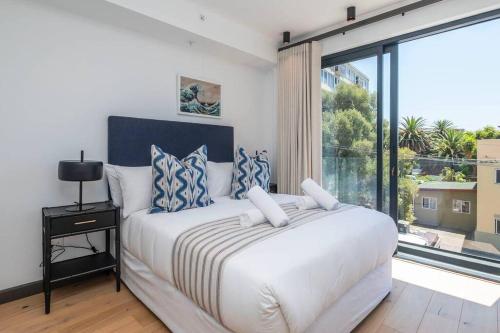 Coastal Escape — 4-Star Luxury Hotel in Cape Town, South Africa