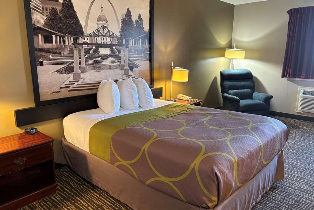 Super 8 by Wyndham Jerseyville - photo 15