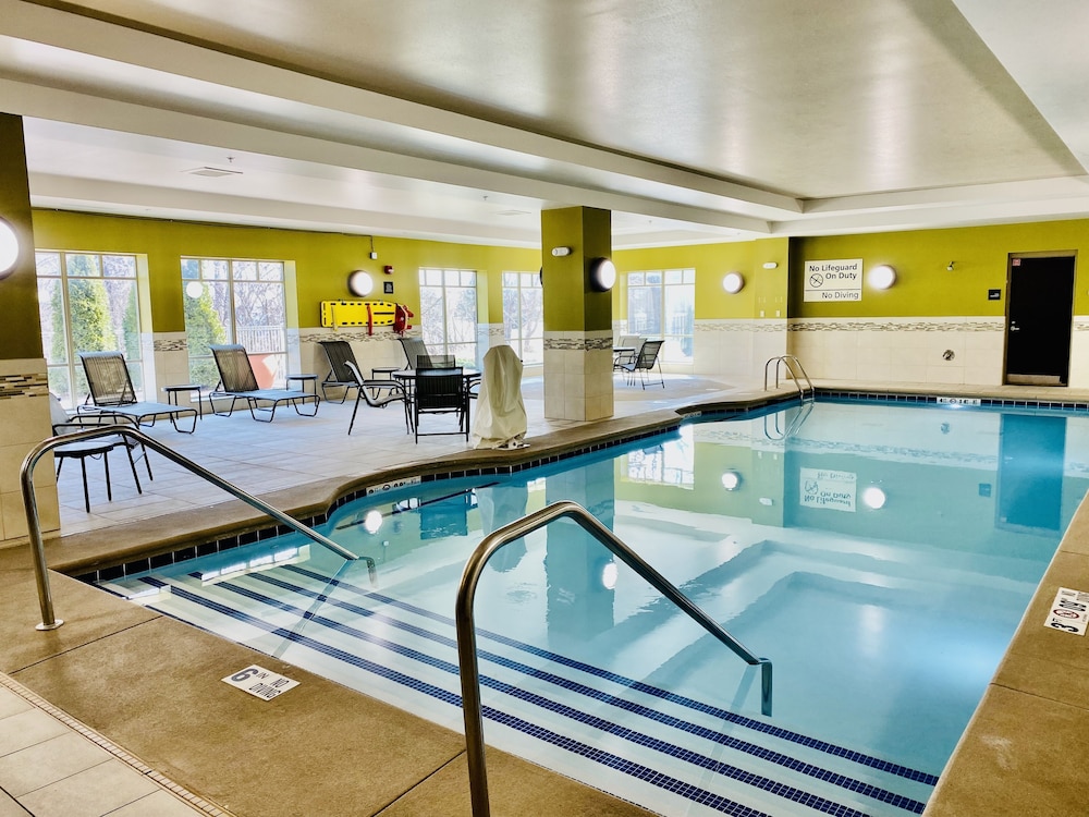 Hampton Inn & Suites Saginaw - photo 31